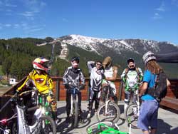 cycles et nature a vallnord pour la dh cup